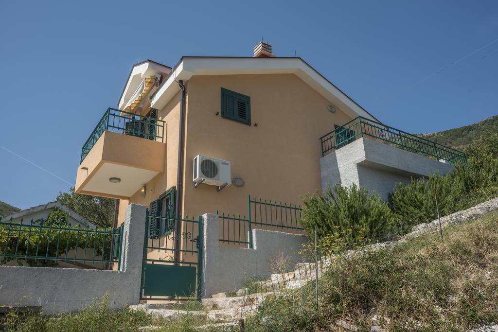 Holiday Home Sunny Hill Kamenari Oda fotoğraf